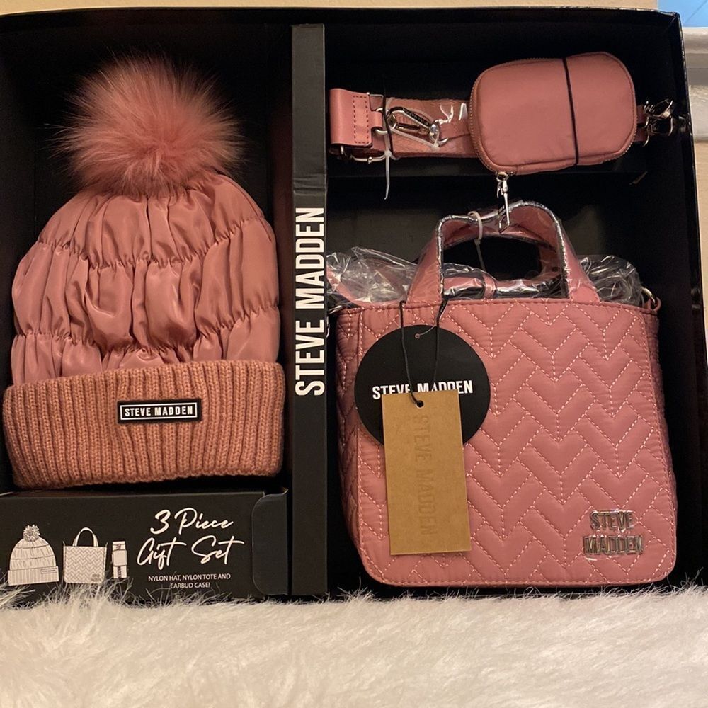 NWT Steve Madden Tote/Crossbody w/ AirPod Case and Hat- 3pc Gift Set - Mauve